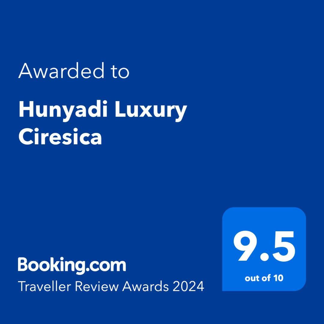 شقة Hunyadi Luxury Ciresica سيبيو المظهر الخارجي الصورة